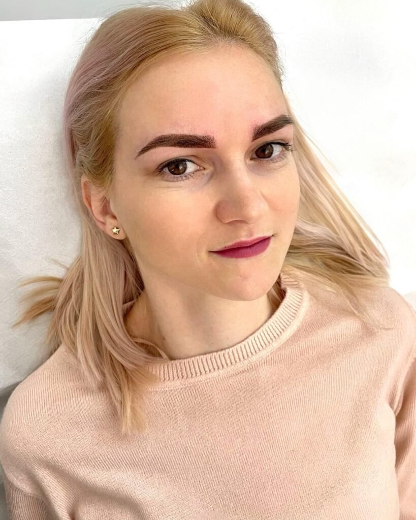 Sprâncene Naturale